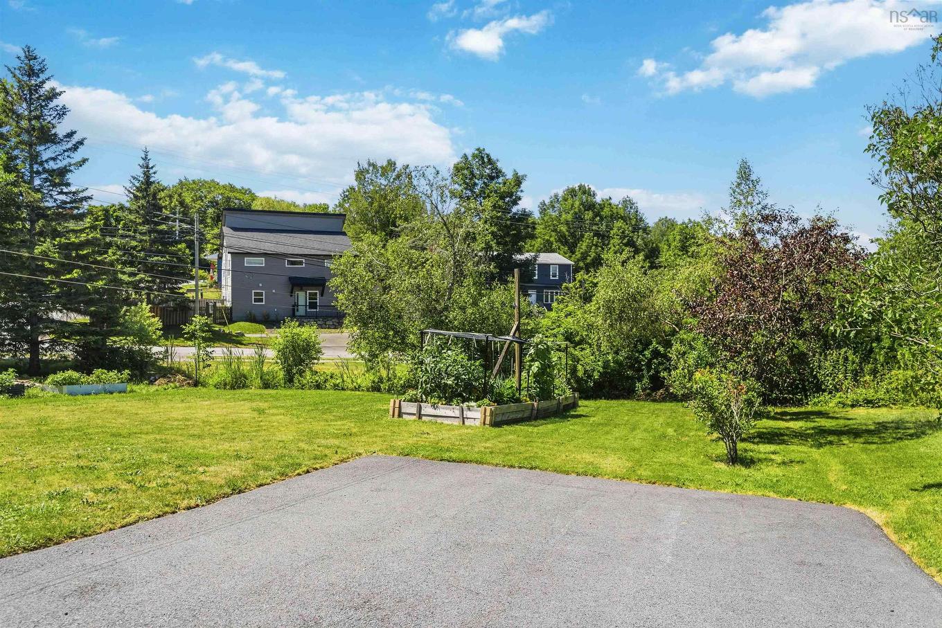 6 Iona Road, Wolfville, NS - Outdoor