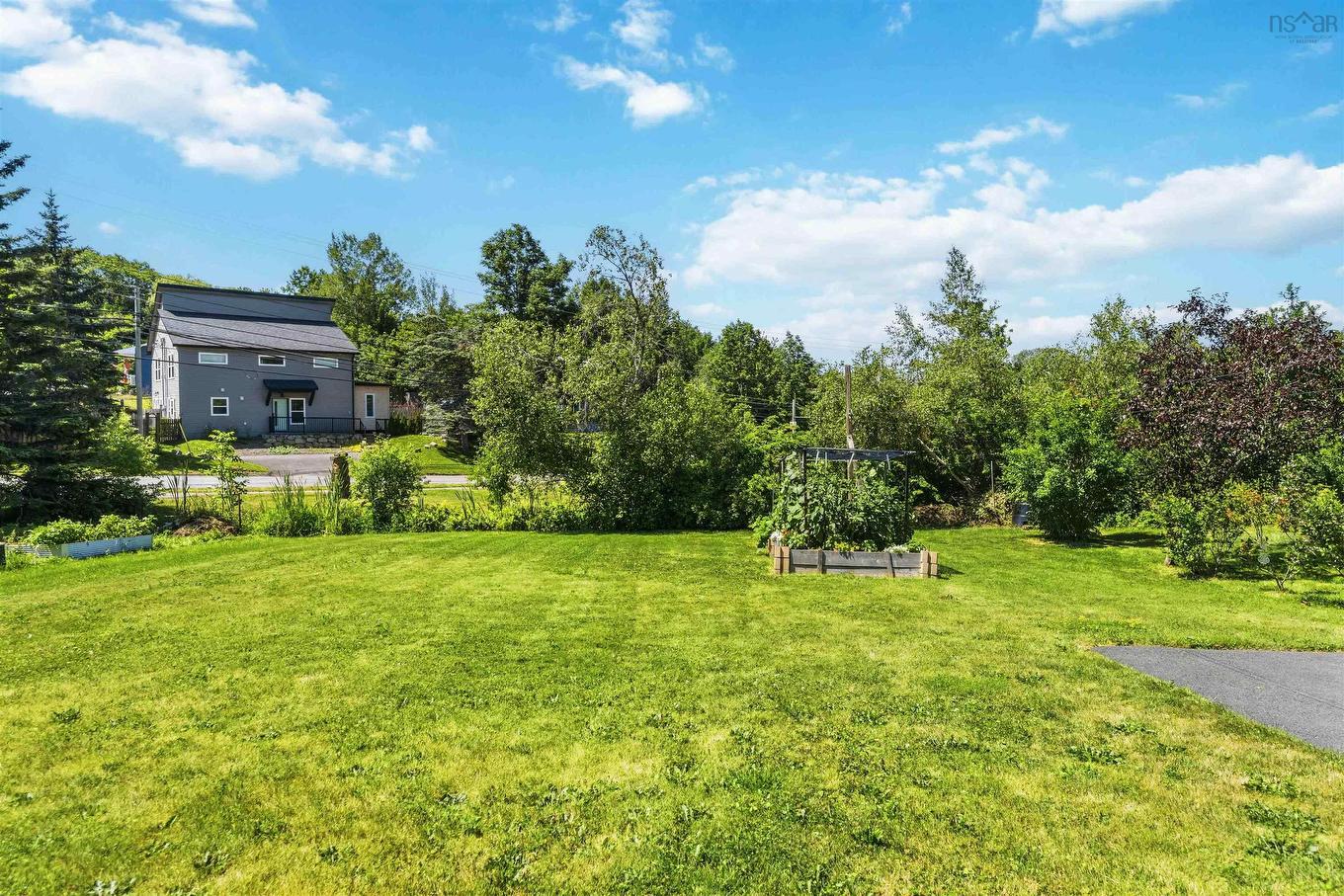 6 Iona Road, Wolfville, NS - Outdoor
