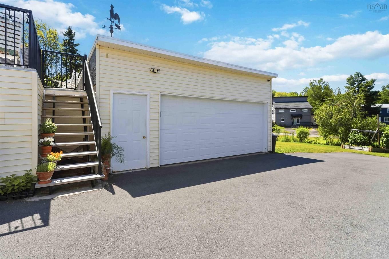 6 Iona Road, Wolfville, NS - Outdoor