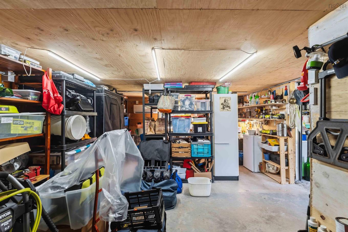 6 Iona Road, Wolfville, NS - Indoor