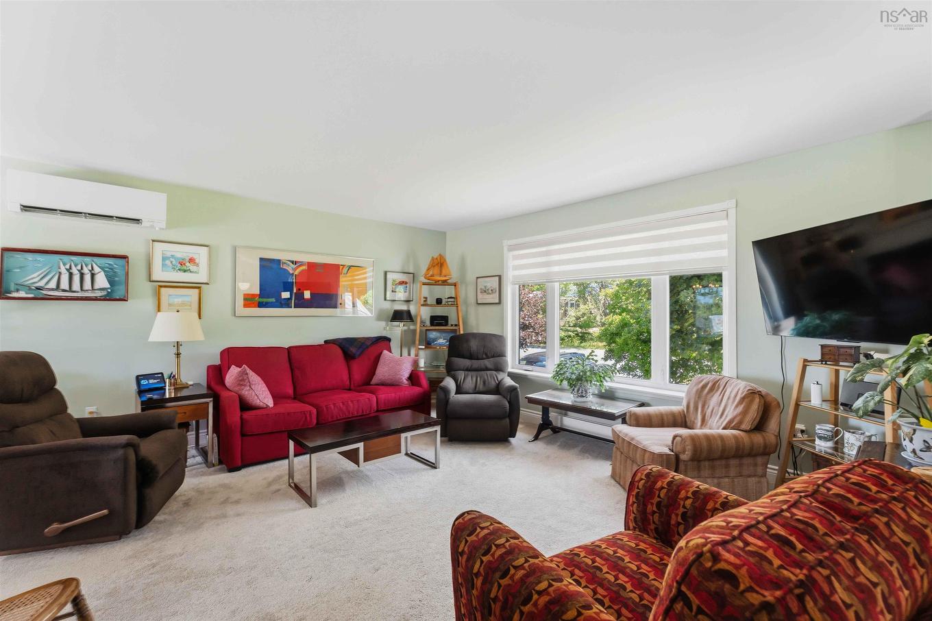 6 Iona Road, Wolfville, NS - Indoor Photo Showing Living Room