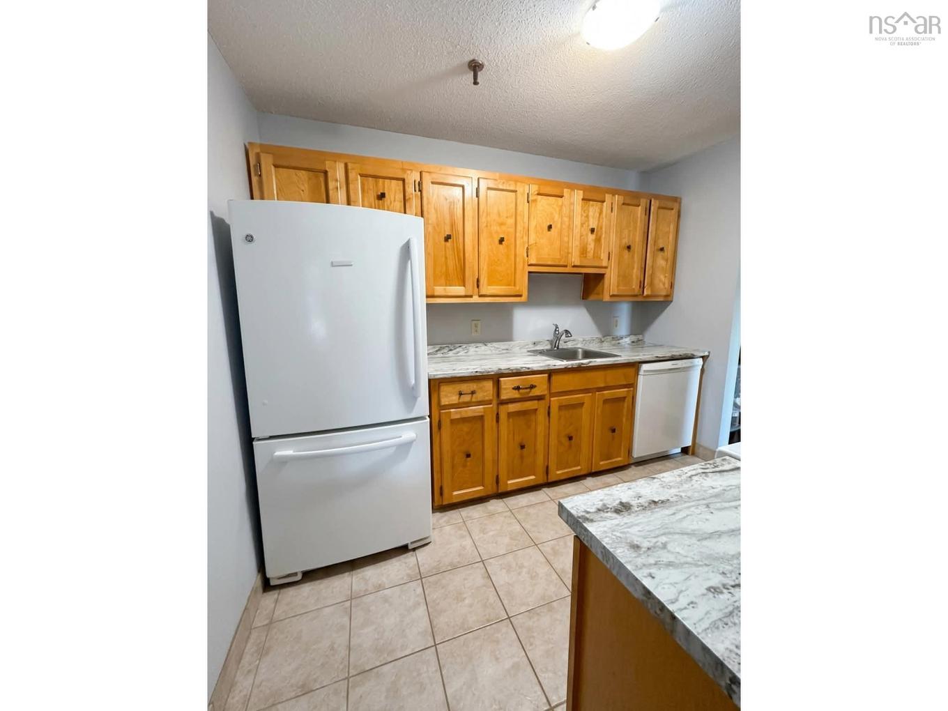 401 32 Veronica Drive, Halifax, NS - Indoor Photo Showing Kitchen