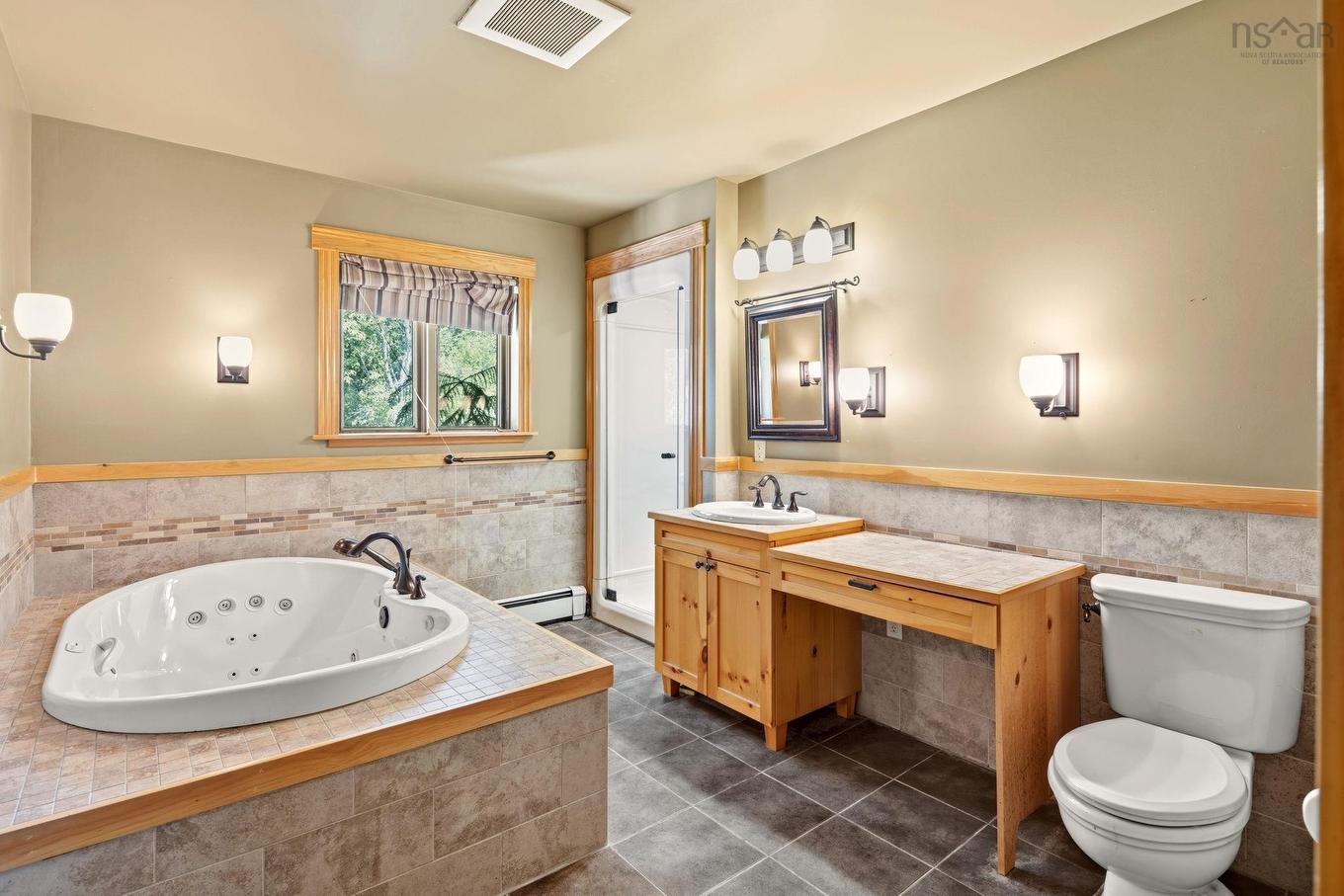 15 Meadow Brook Drive, Beaver Bank, NS - Indoor Photo Showing Bathroom
