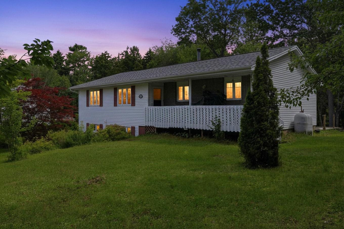15 Meadow Brook Drive, Beaver Bank, NS - Outdoor