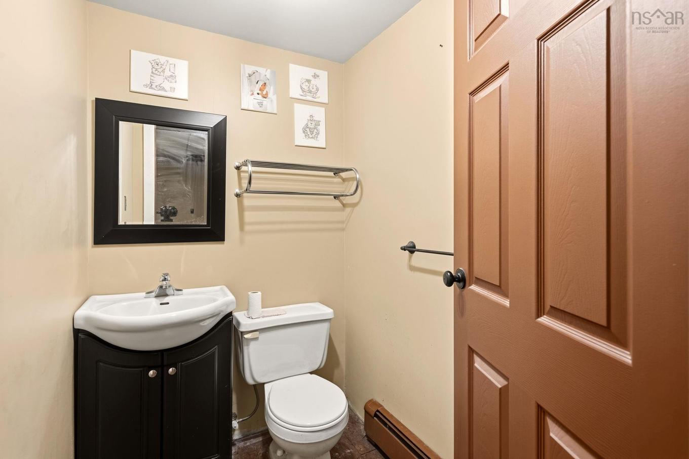 15 Meadow Brook Drive, Beaver Bank, NS - Indoor Photo Showing Bathroom
