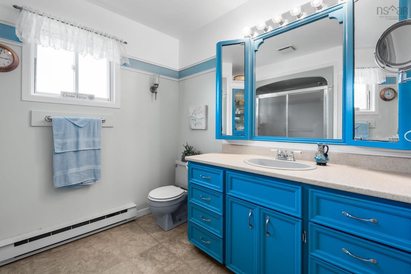 419 Dyke Road, Cow Bay, NS - Indoor Photo Showing Bathroom