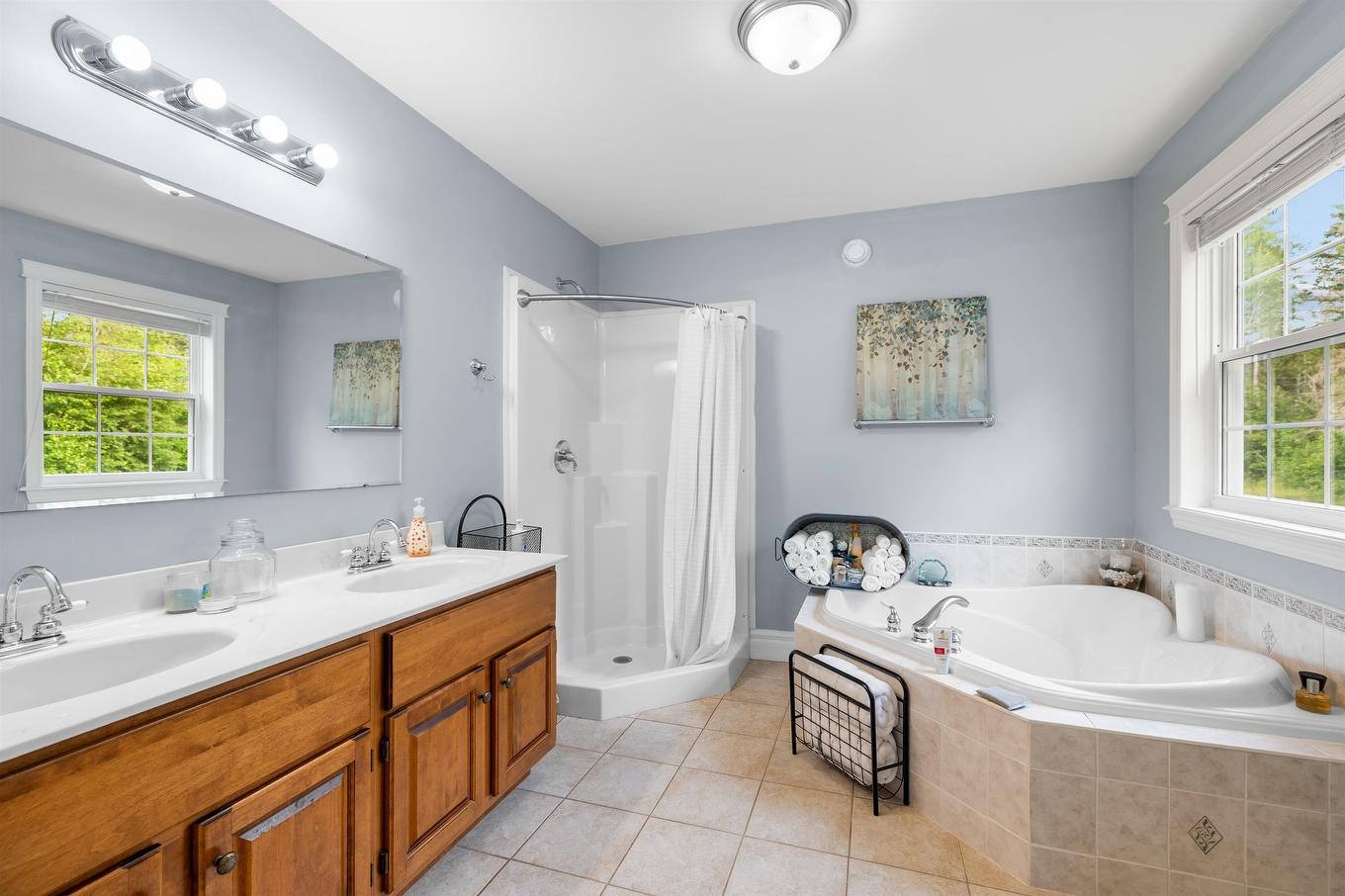 2076 Canavoy Road, St. Andrews, PE - Indoor Photo Showing Bathroom