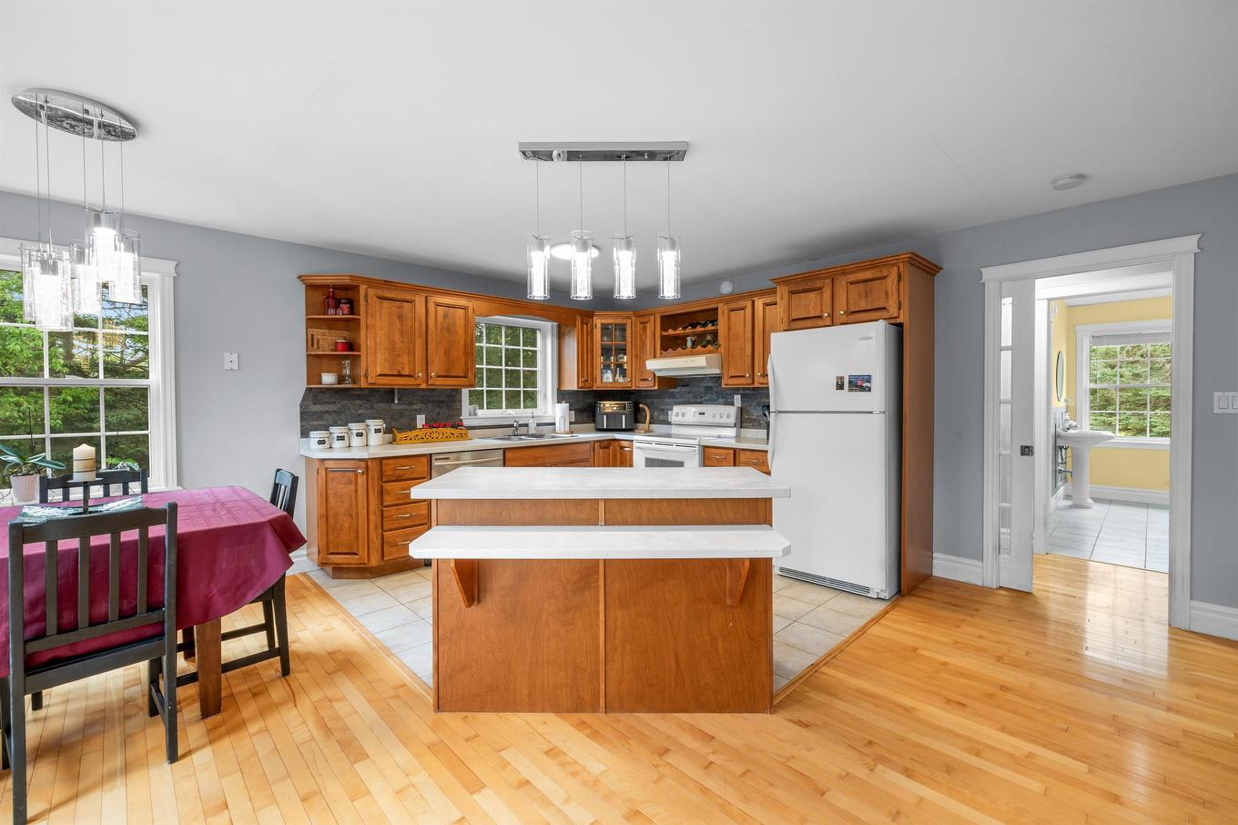 2076 Canavoy Road, St. Andrews, PE - Indoor Photo Showing Kitchen