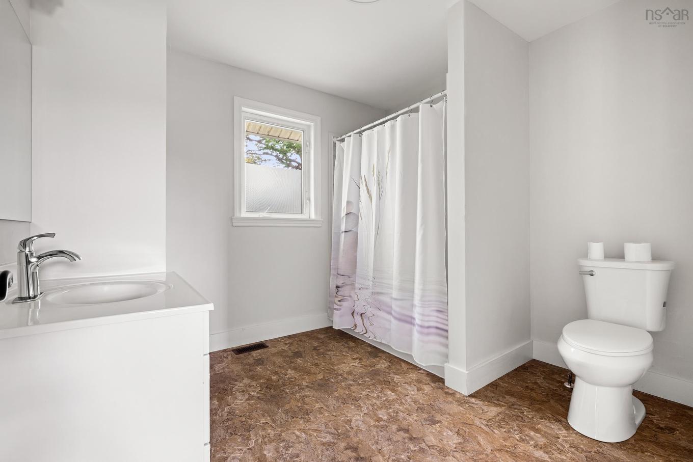 299 Spencer Avenue, Halifax, NS - Indoor Photo Showing Bathroom