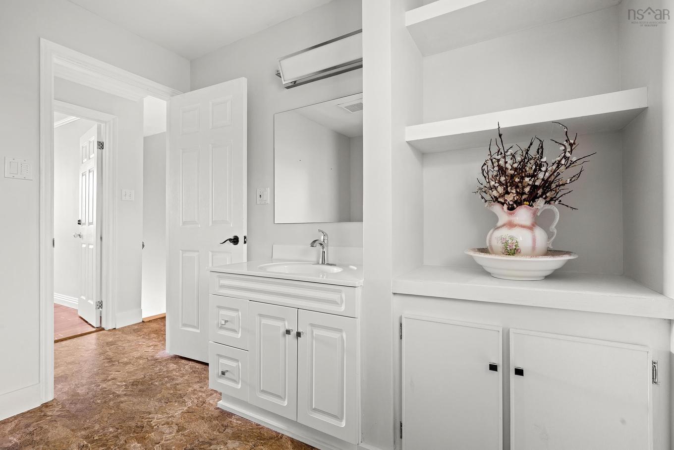 299 Spencer Avenue, Halifax, NS - Indoor