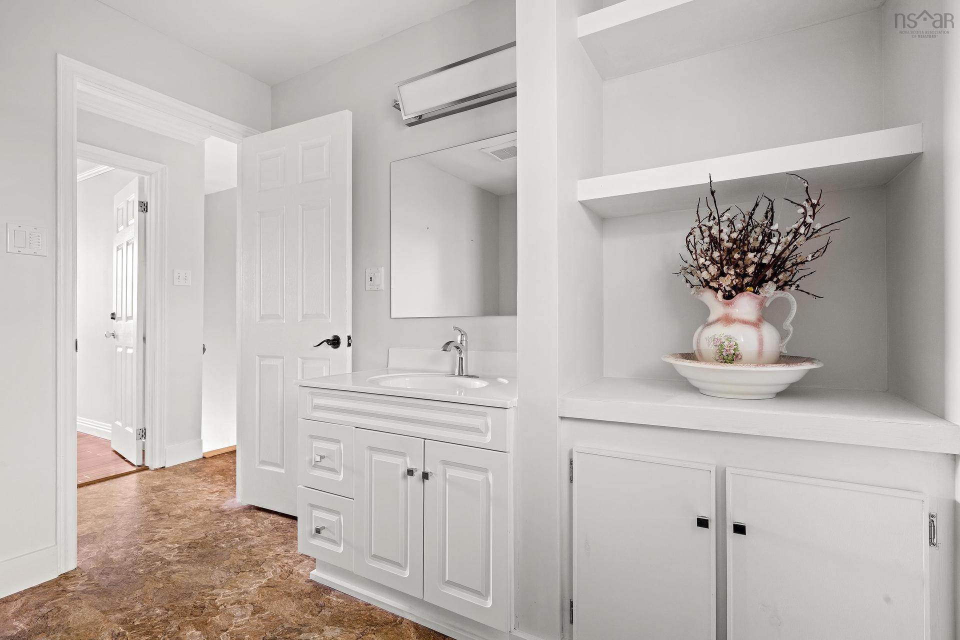 299 Spencer Avenue, Halifax, NS - Indoor