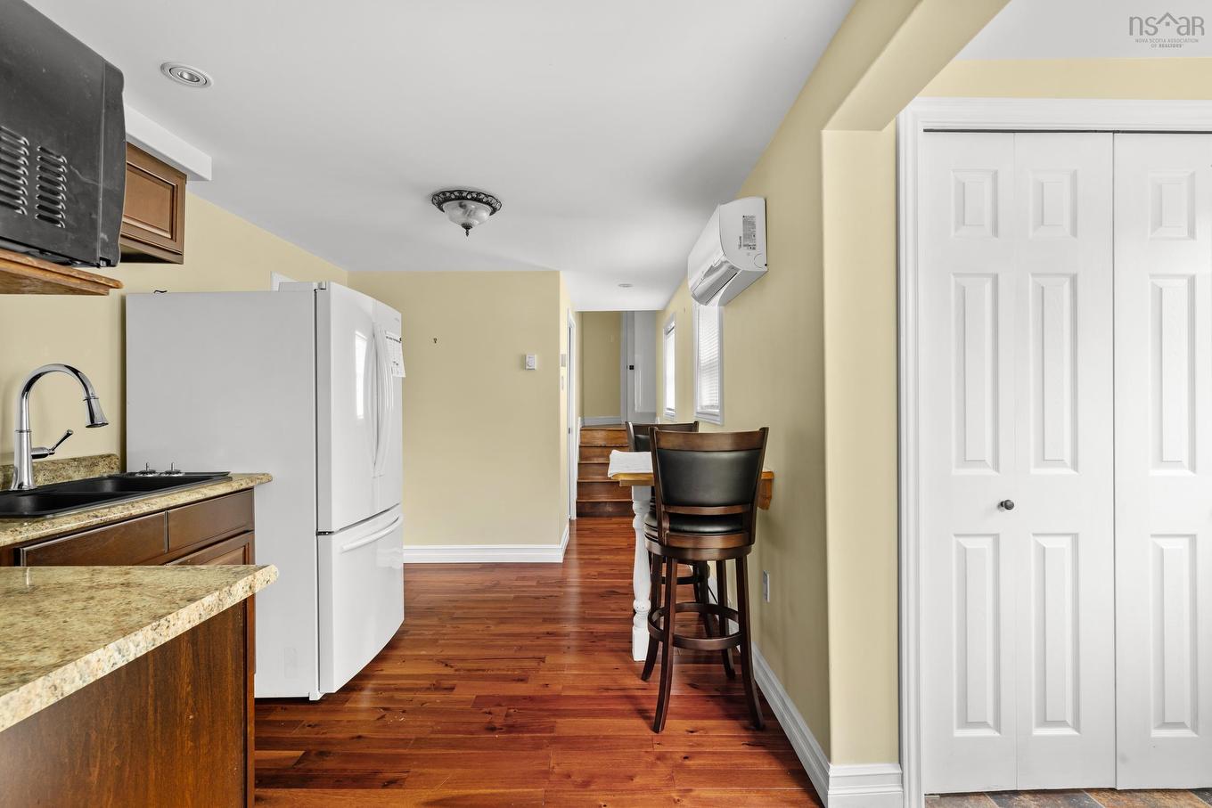 299 Spencer Avenue, Halifax, NS - Indoor