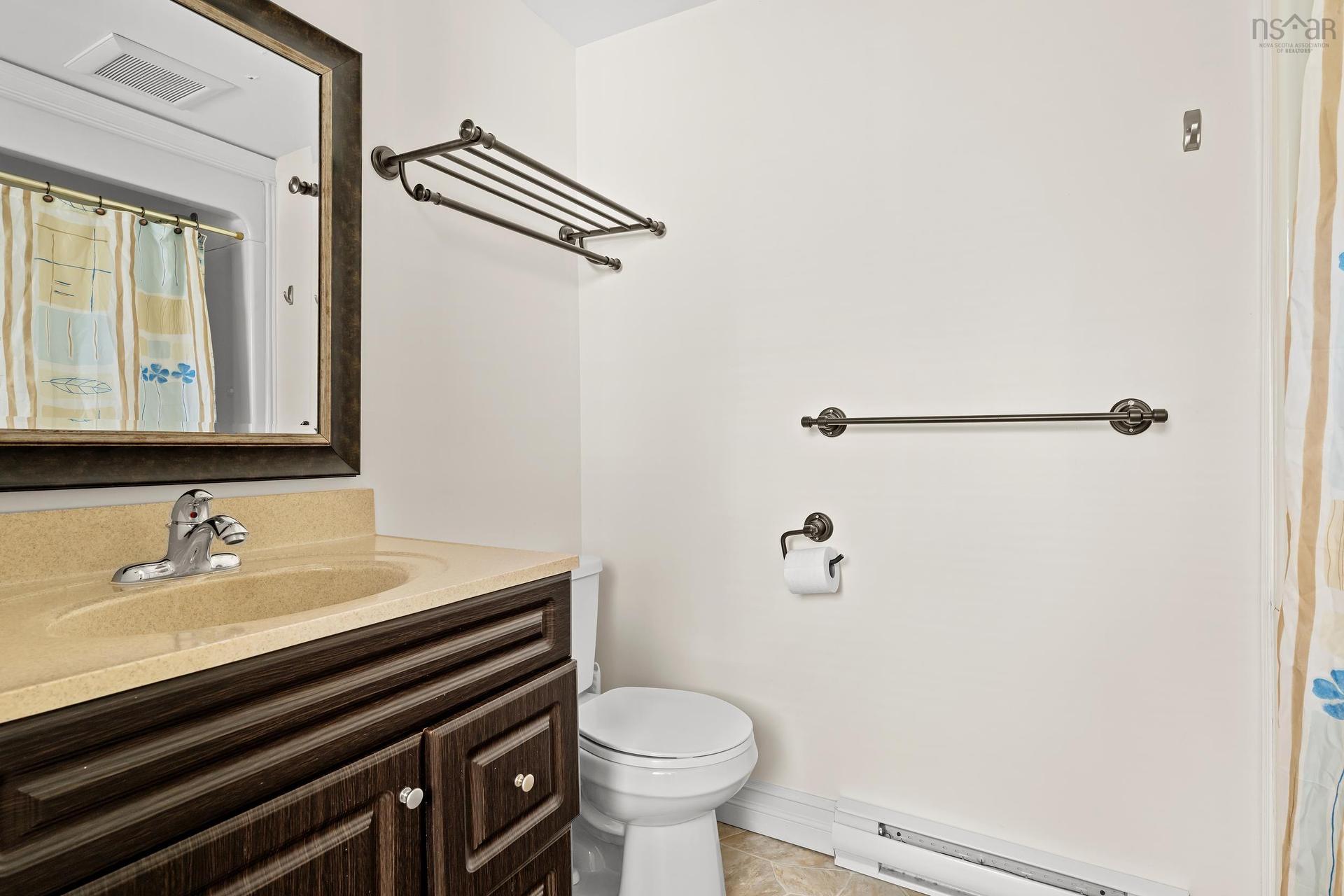 299 Spencer Avenue, Halifax, NS - Indoor Photo Showing Bathroom