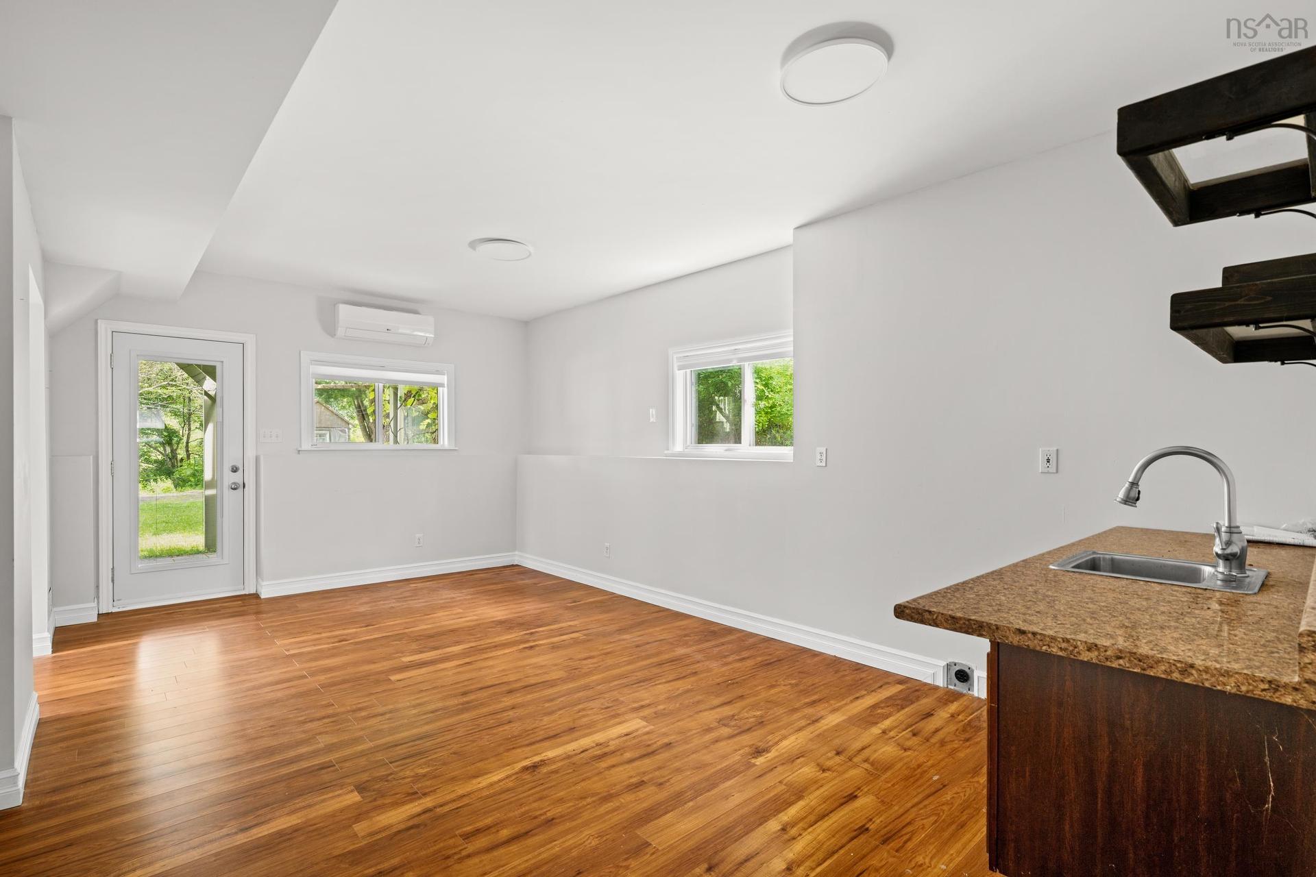 299 Spencer Avenue, Halifax, NS - Indoor
