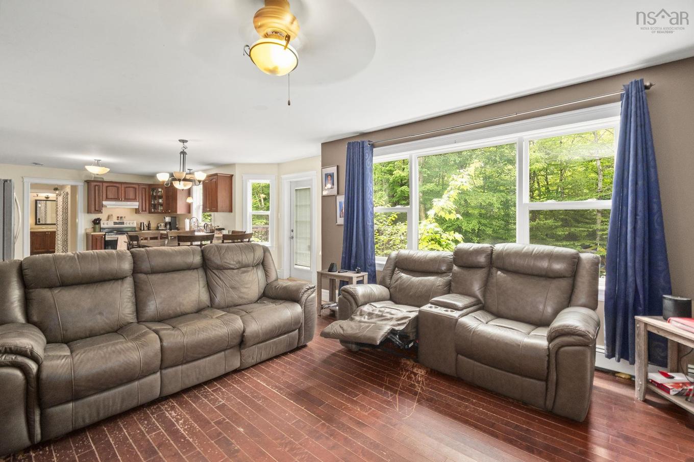 280 Daisywood, Hammonds Plains, NS - Indoor Photo Showing Living Room