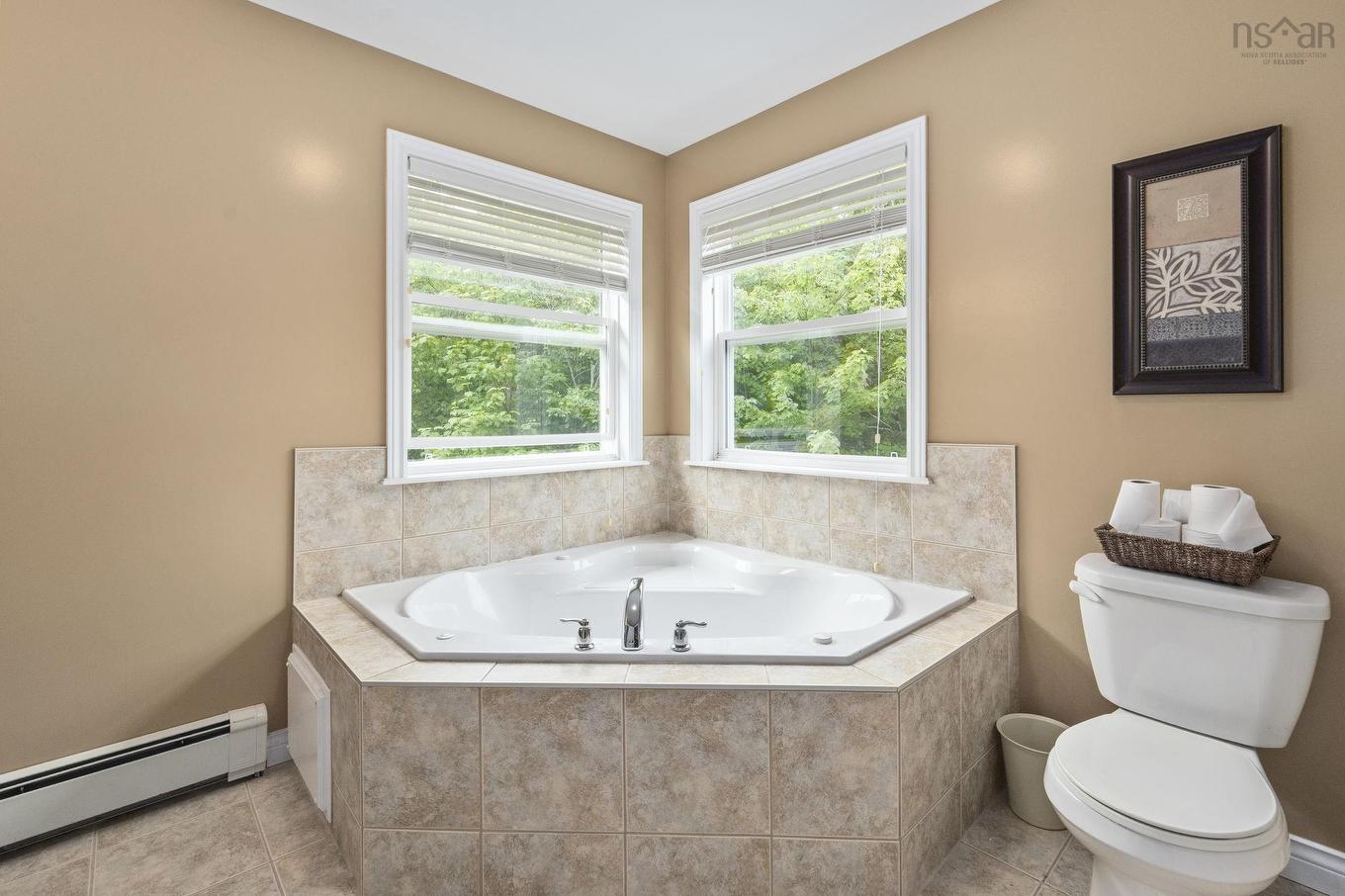 280 Daisywood, Hammonds Plains, NS - Indoor Photo Showing Bathroom