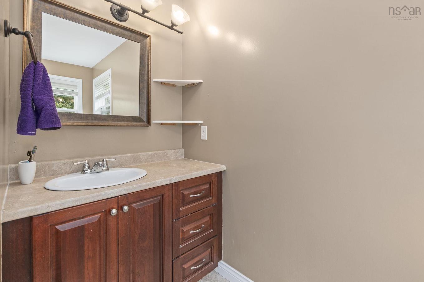 280 Daisywood, Hammonds Plains, NS - Indoor Photo Showing Bathroom