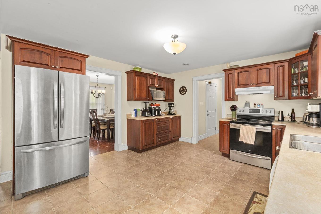 280 Daisywood, Hammonds Plains, NS - Indoor Photo Showing Kitchen With Double Sink