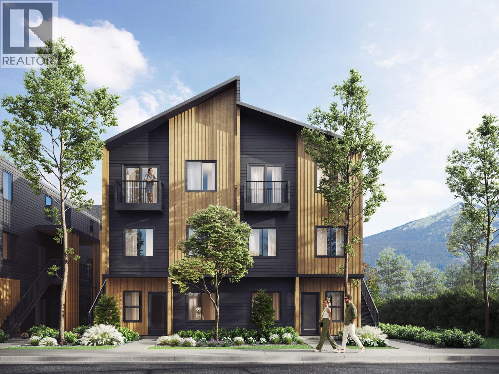 1015 Oscar Street Unit# 13, Revelstoke, BC - Outdoor With Balcony With Facade