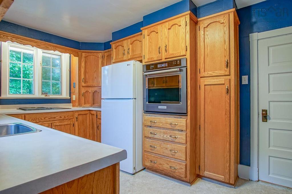39 Oakdene Avenue, Kentville, NS - Indoor Photo Showing Kitchen