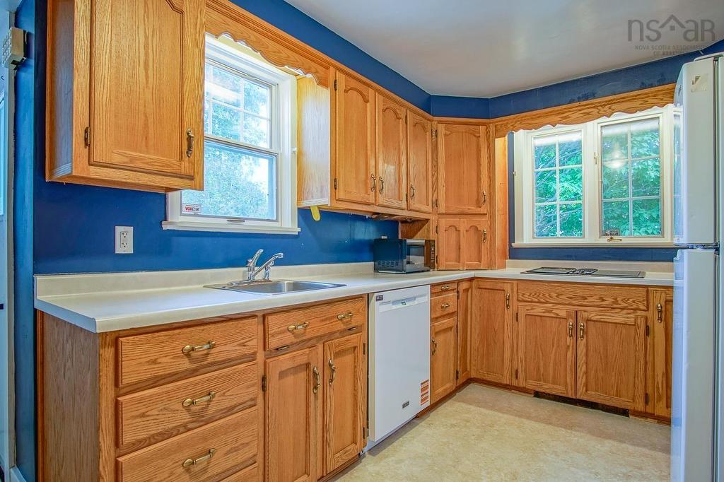 39 Oakdene Avenue, Kentville, NS - Indoor Photo Showing Kitchen