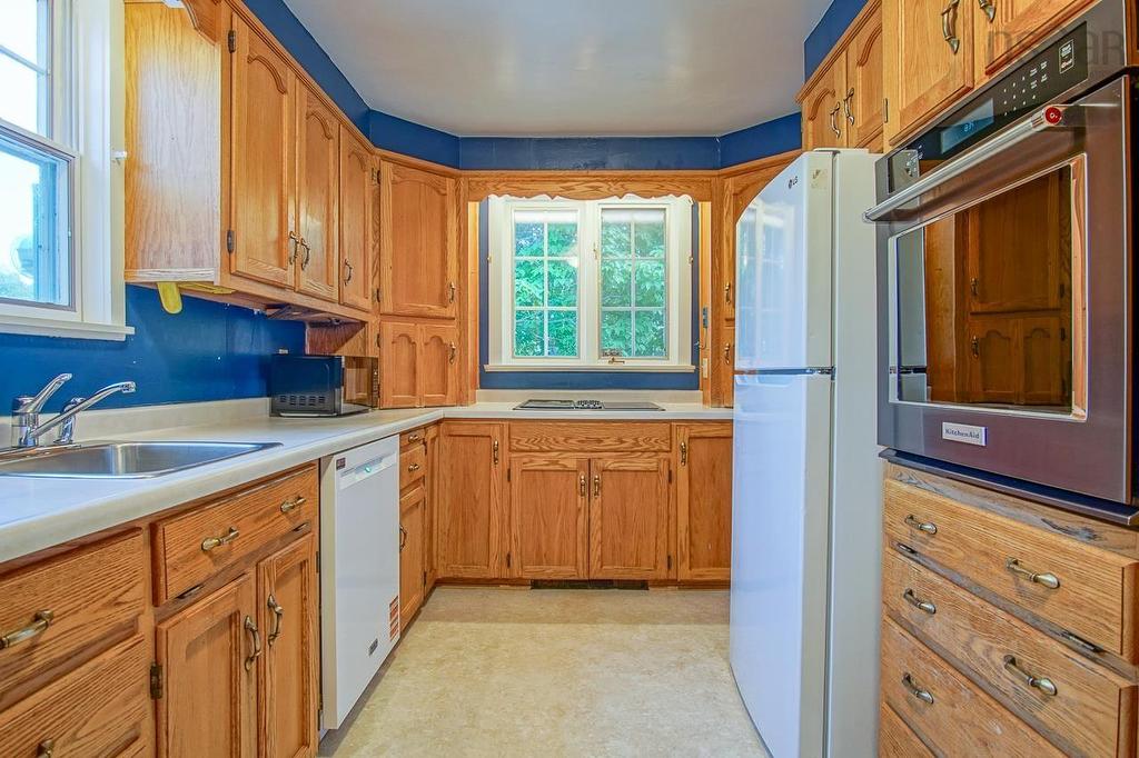 39 Oakdene Avenue, Kentville, NS - Indoor Photo Showing Kitchen