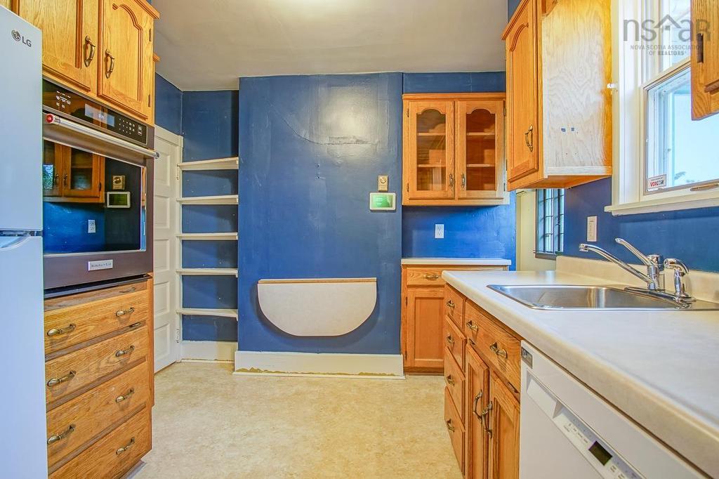 39 Oakdene Avenue, Kentville, NS - Indoor Photo Showing Kitchen