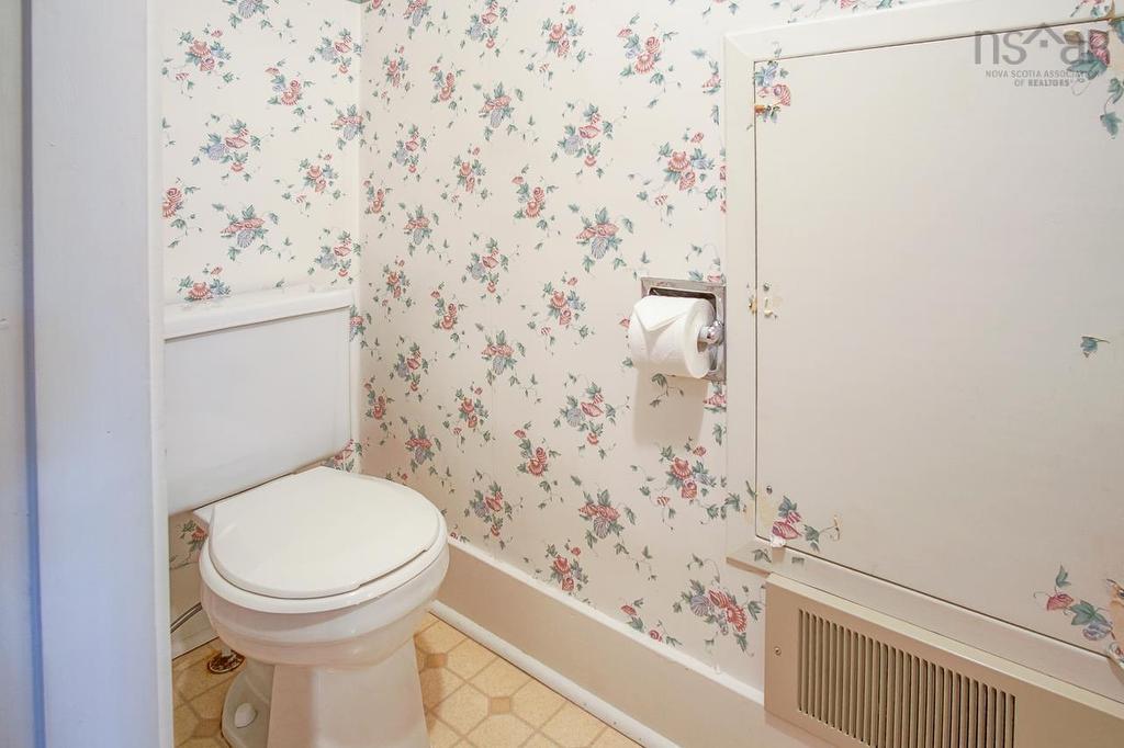 39 Oakdene Avenue, Kentville, NS - Indoor Photo Showing Bathroom