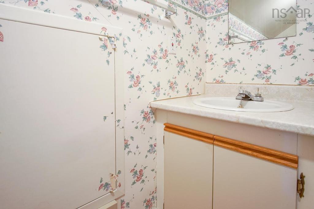 39 Oakdene Avenue, Kentville, NS - Indoor Photo Showing Bathroom