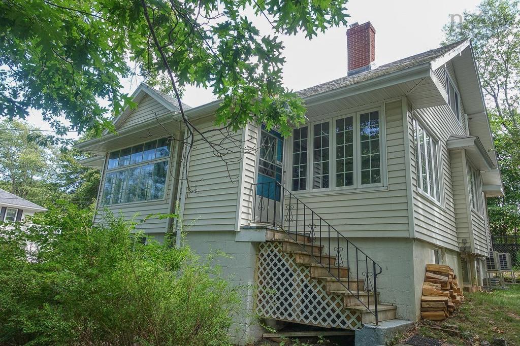 39 Oakdene Avenue, Kentville, NS - Outdoor