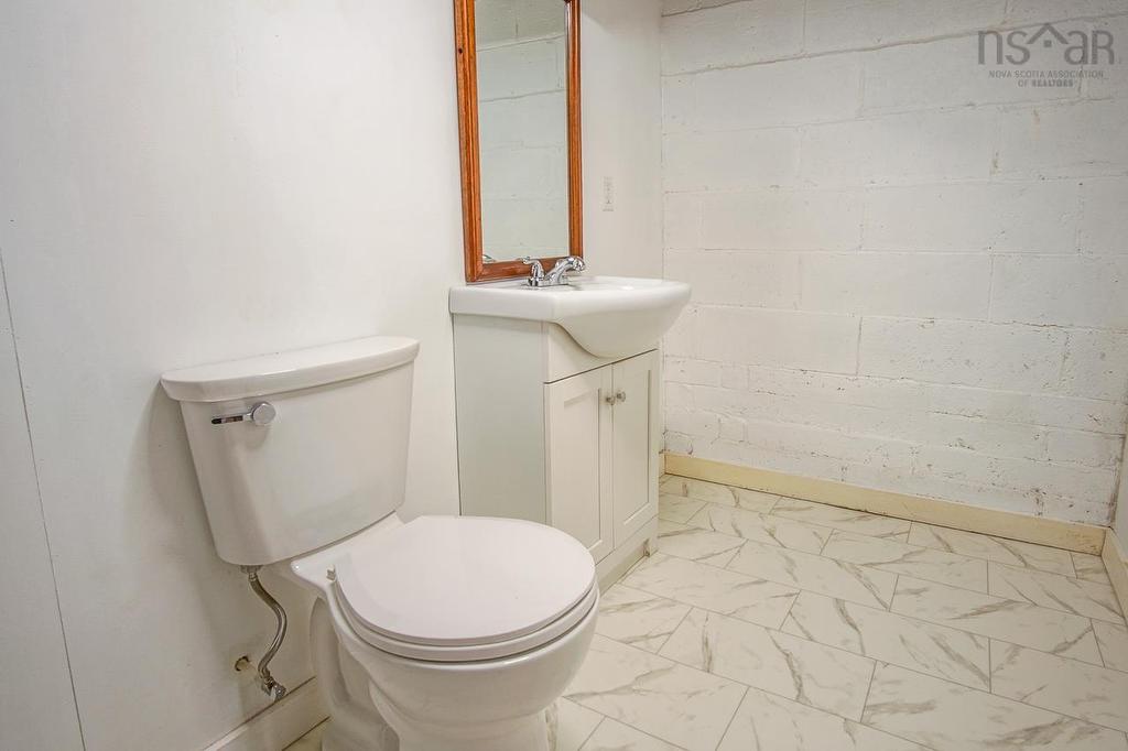 39 Oakdene Avenue, Kentville, NS - Indoor Photo Showing Bathroom