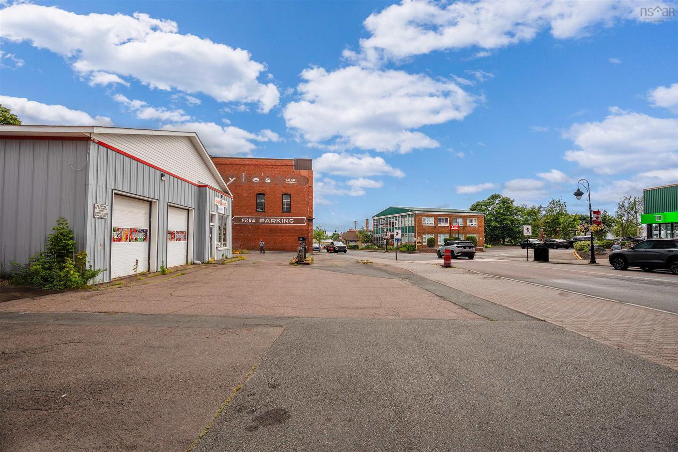 139 Victoria Street E, Amherst, NS