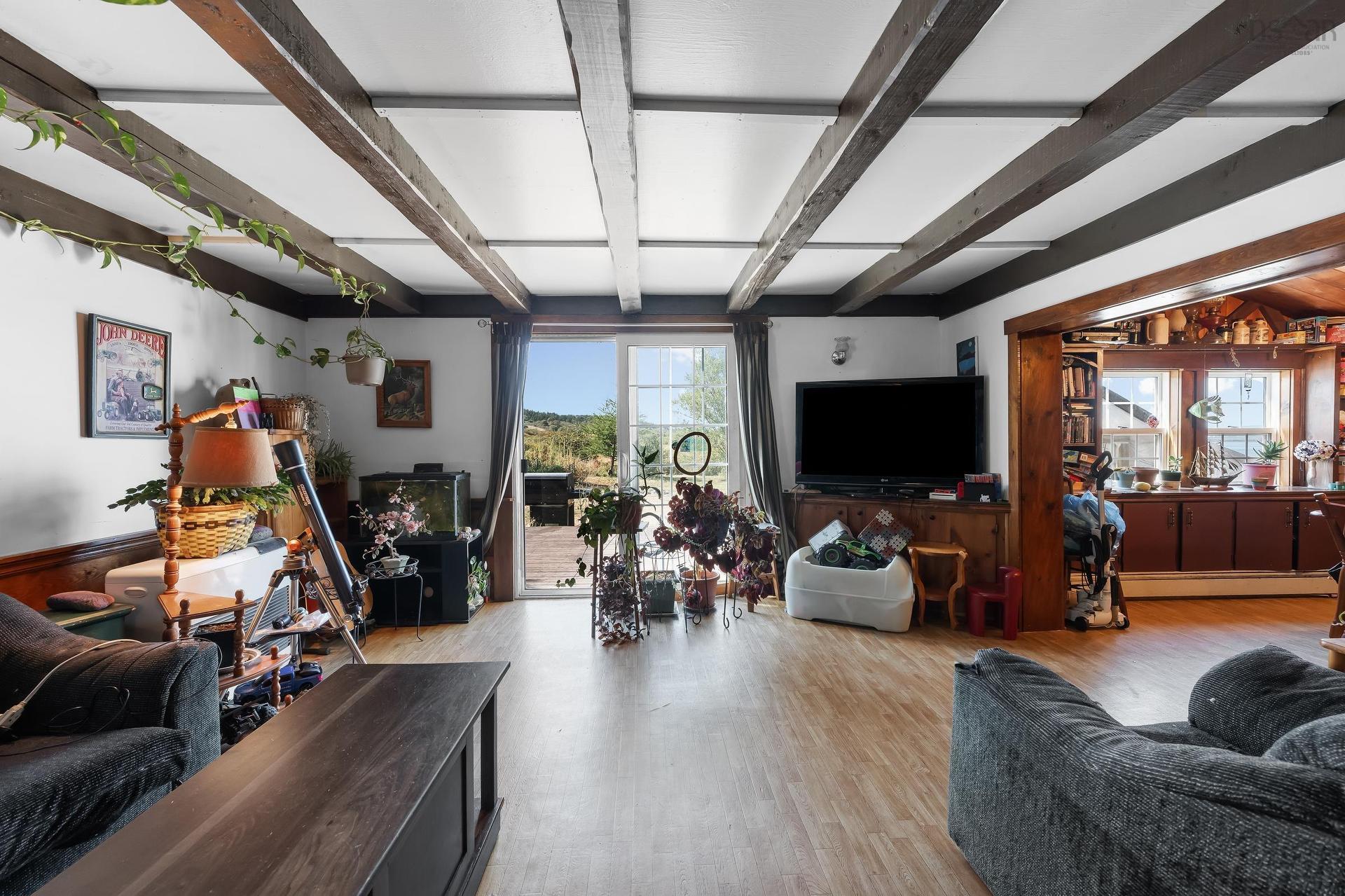 171 173 Overcove Road, Freeport, NS - Indoor Photo Showing Living Room