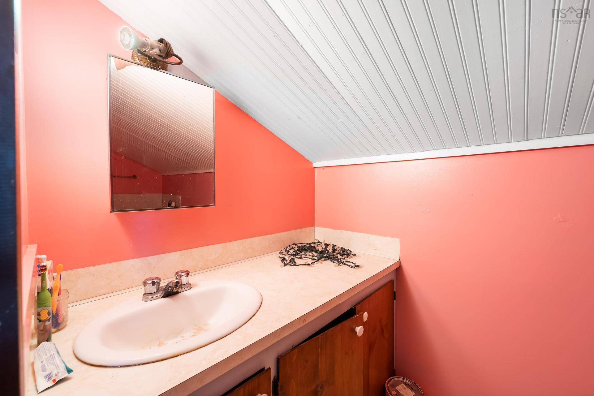 171 173 Overcove Road, Freeport, NS - Indoor Photo Showing Bathroom