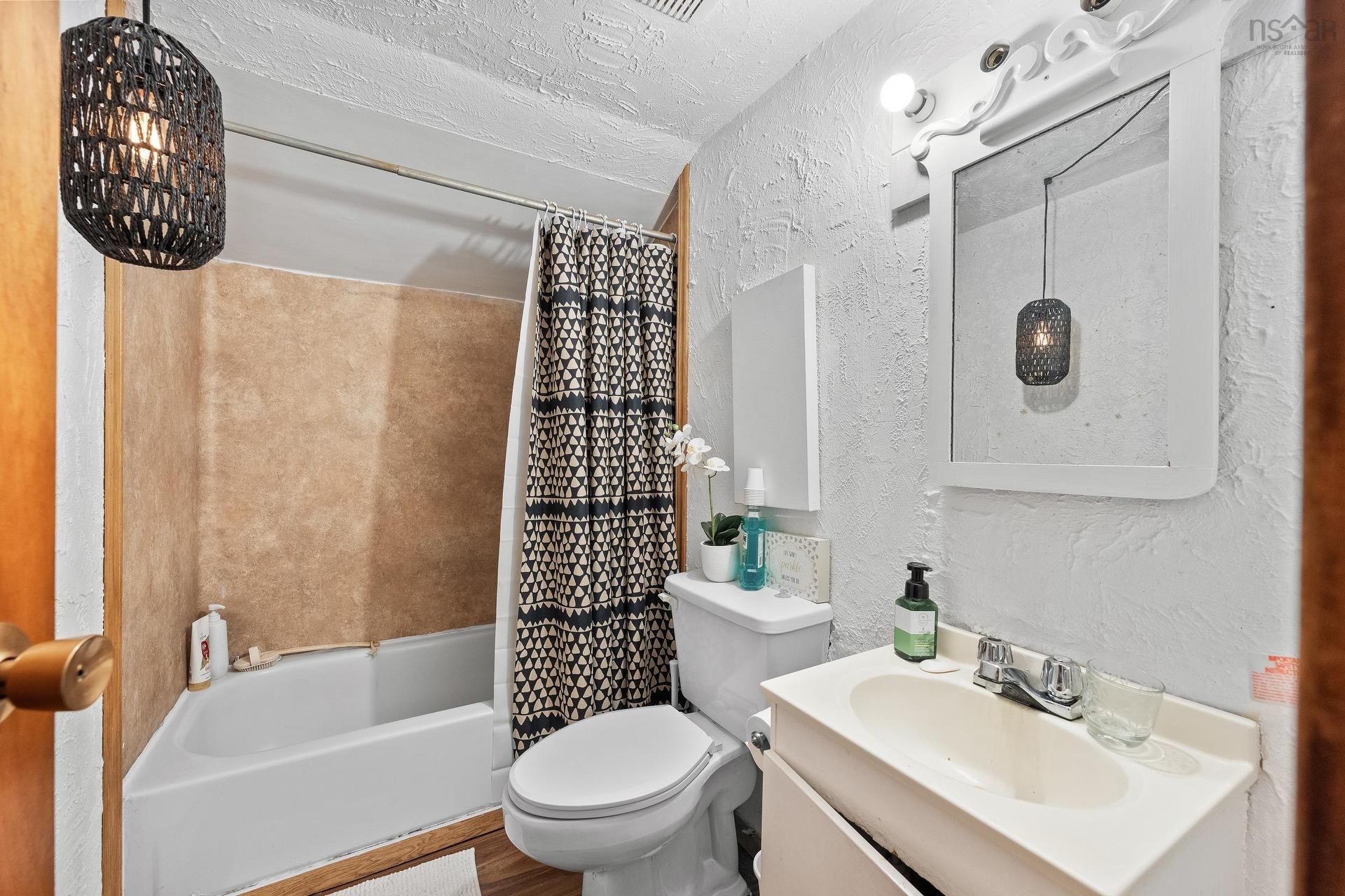 171 173 Overcove Road, Freeport, NS - Indoor Photo Showing Bathroom