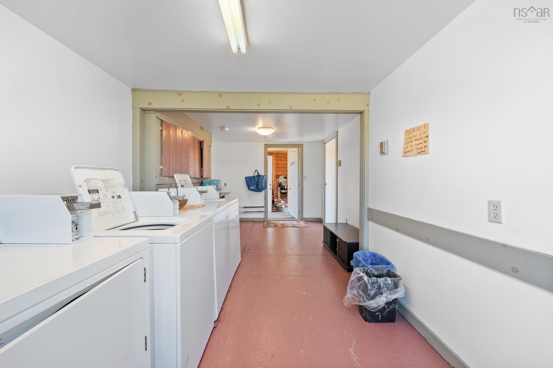 171 173 Overcove Road, Freeport, NS - Indoor Photo Showing Laundry Room