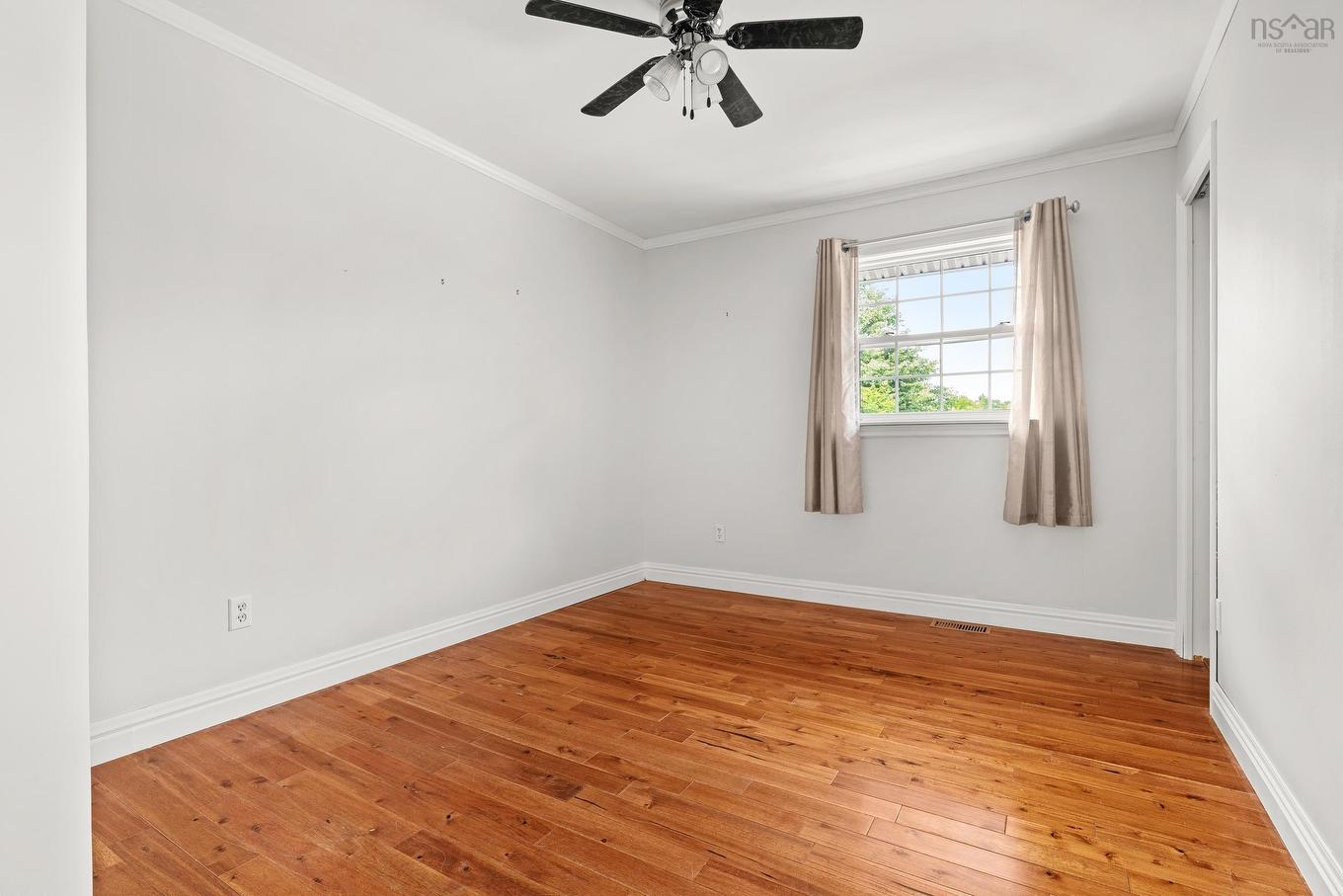 299/297 Spencer Avenue, Halifax, NS - Indoor Photo Showing Other Room
