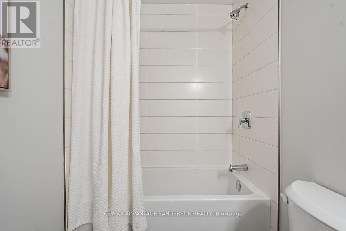 161 Bowman Drive, Middlesex Centre (Ilderton), ON - Indoor Photo Showing Bathroom