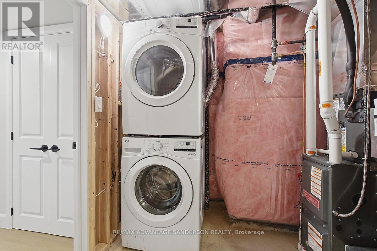 161 Bowman Drive, Middlesex Centre (Ilderton), ON - Indoor Photo Showing Laundry Room
