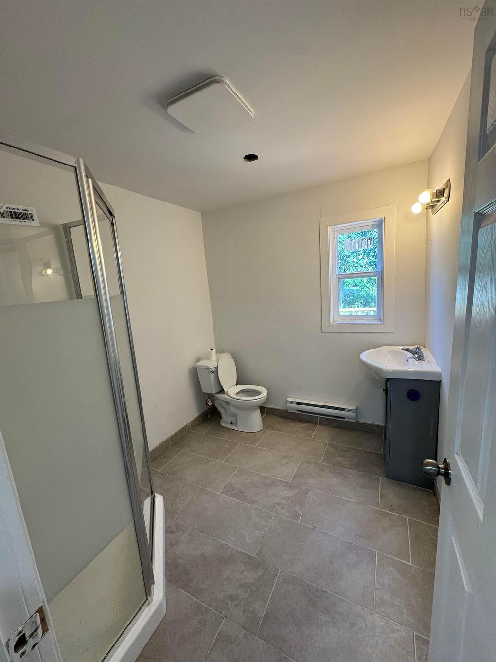 9 Stanley Street, North Sydney, NS - Indoor Photo Showing Bathroom