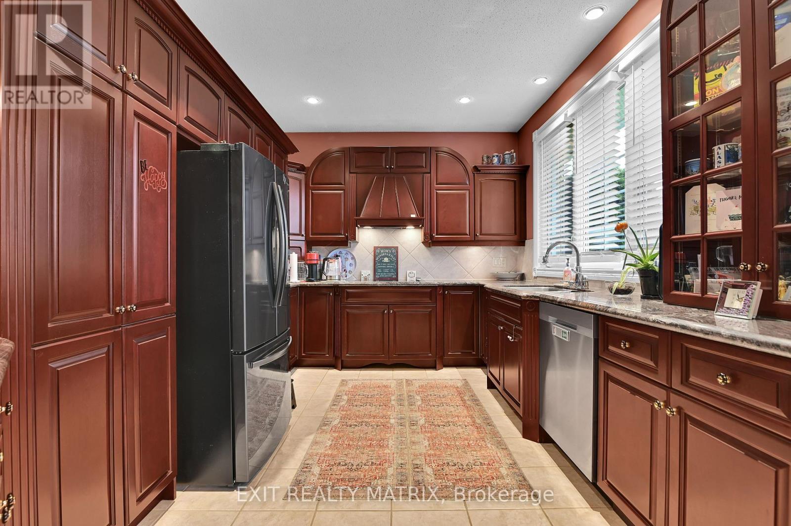 5544 Bridlewood Court, South Dundas, ON - Indoor Photo Showing Kitchen