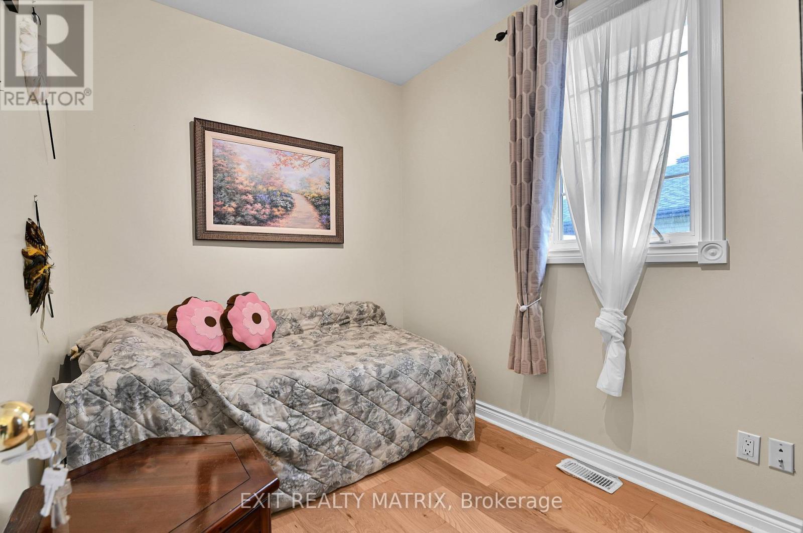 5544 Bridlewood Court, South Dundas, ON - Indoor Photo Showing Bedroom