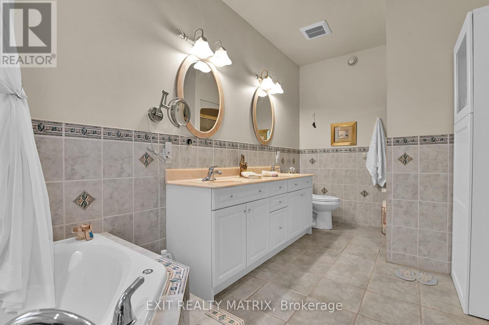 5544 Bridlewood Court, South Dundas, ON - Indoor Photo Showing Bathroom