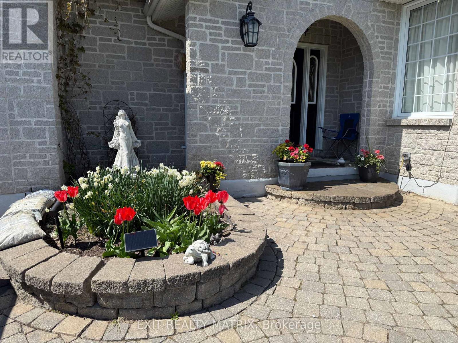 5544 Bridlewood Court, South Dundas, ON - Outdoor With Deck Patio Veranda