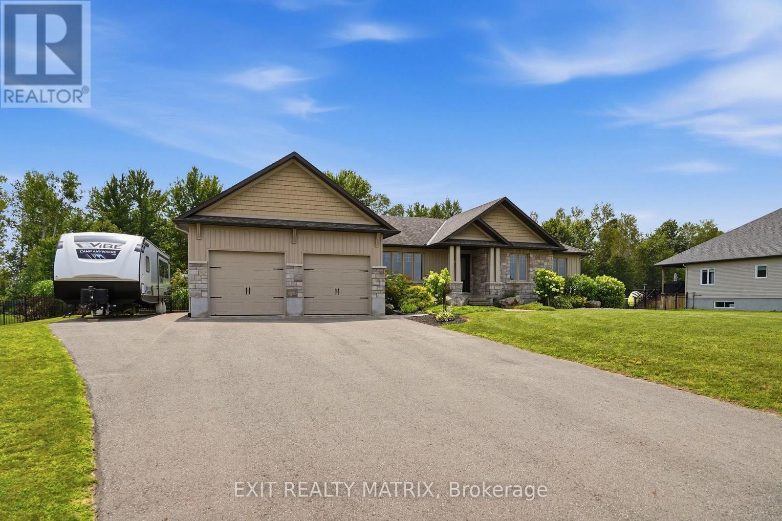 248 Des Violettes Street, Clarence-Rockland, ON - Outdoor