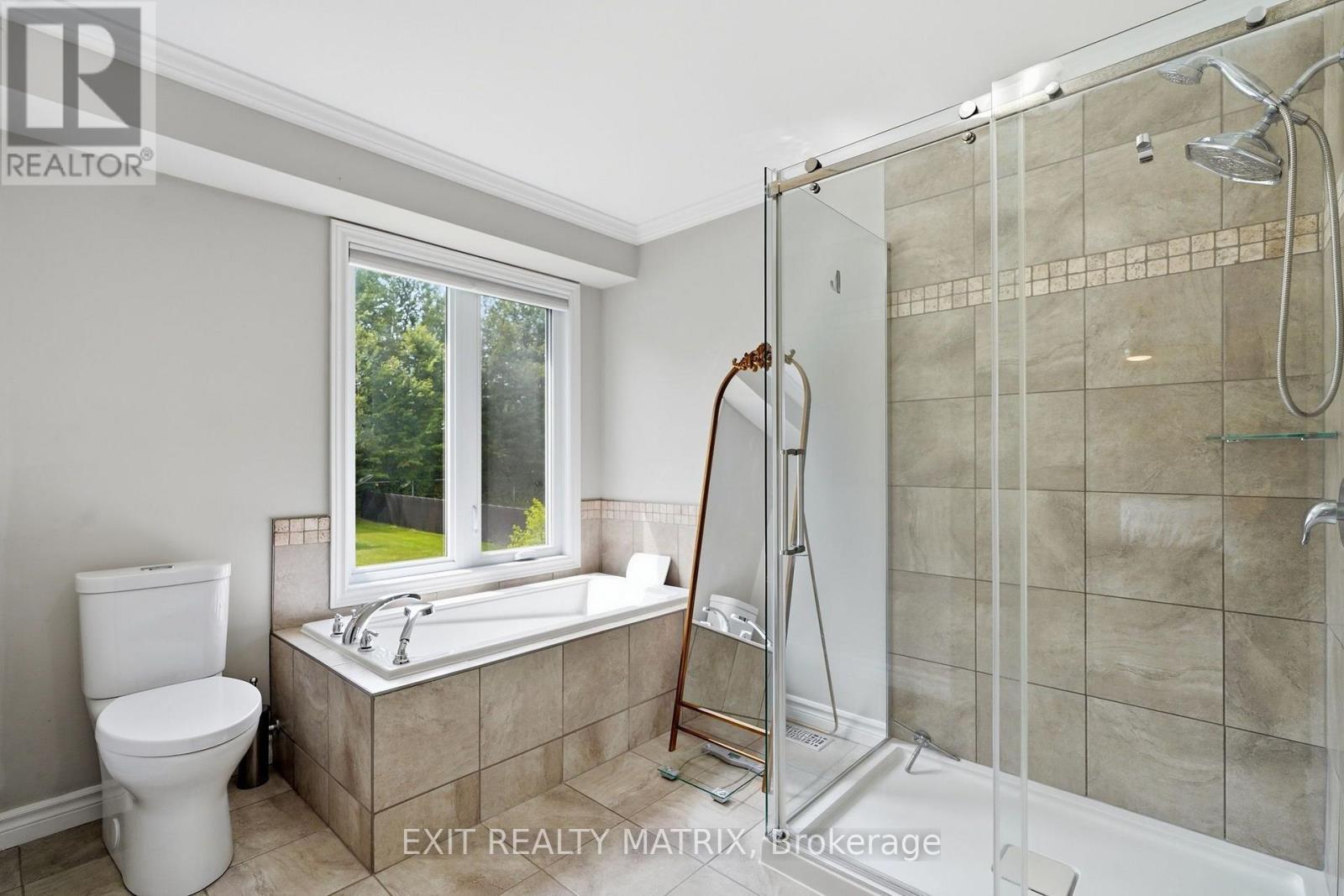 248 Des Violettes Street, Clarence-Rockland, ON - Indoor Photo Showing Bathroom