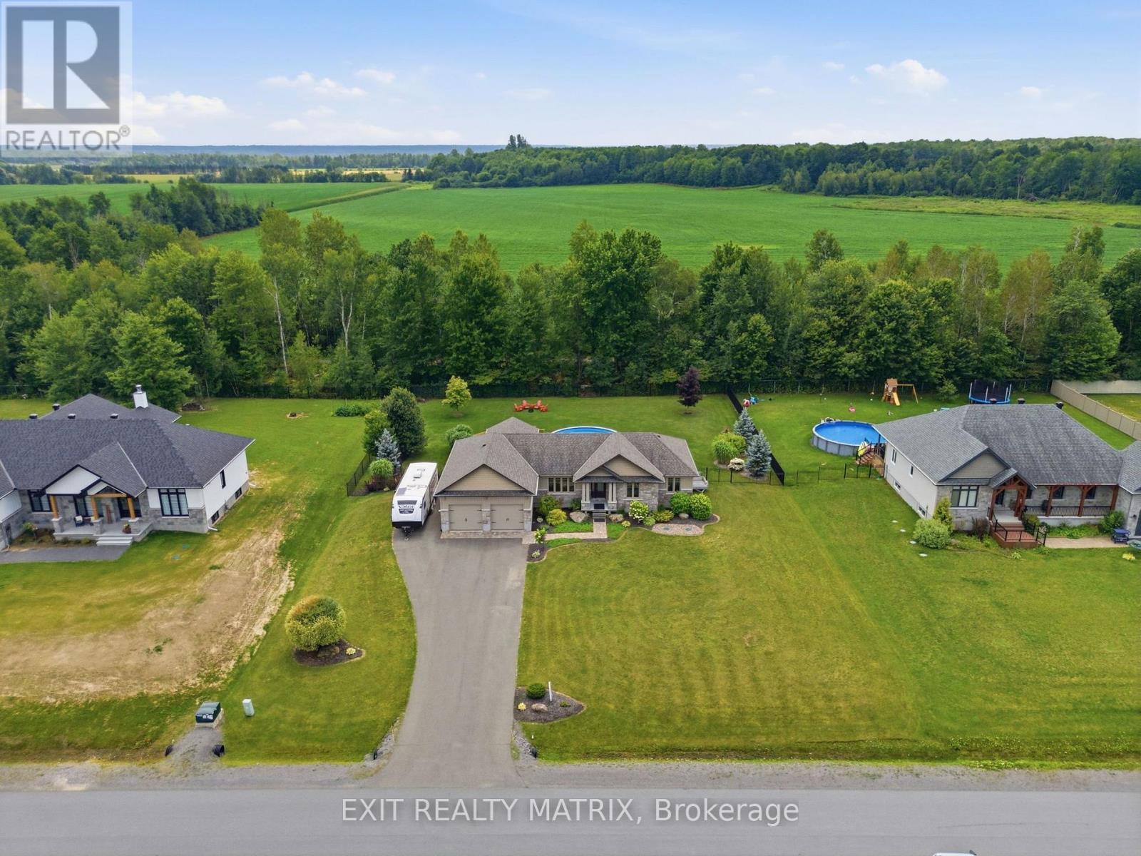 248 Des Violettes Street, Clarence-Rockland, ON - Outdoor With View