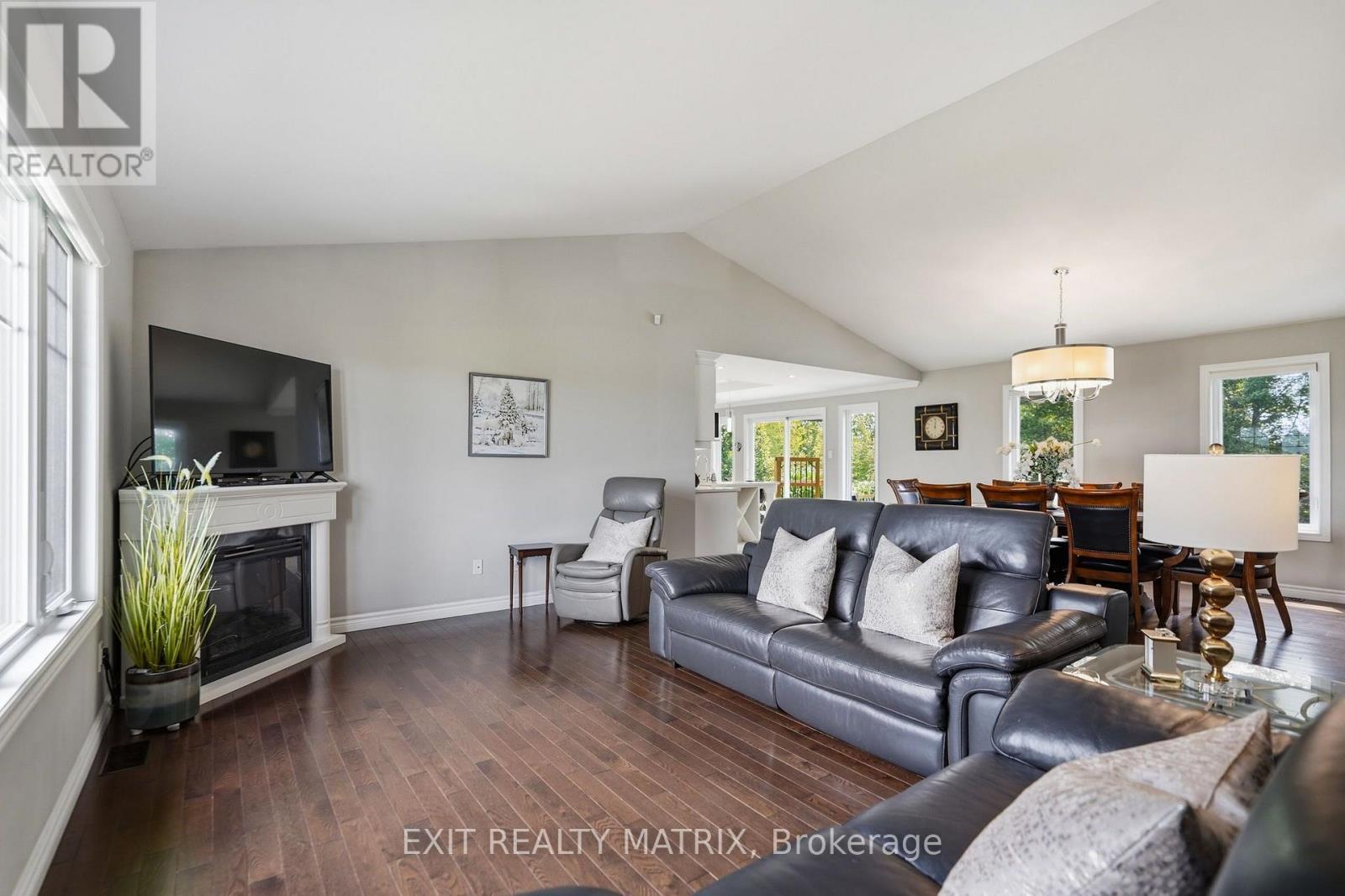 248 Des Violettes Street, Clarence-Rockland, ON - Indoor Photo Showing Living Room With Fireplace