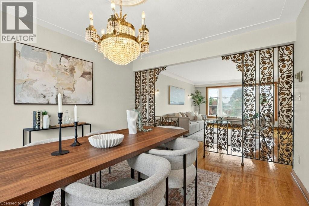 268 Federal Street, Stoney Creek, ON - Indoor Photo Showing Dining Room