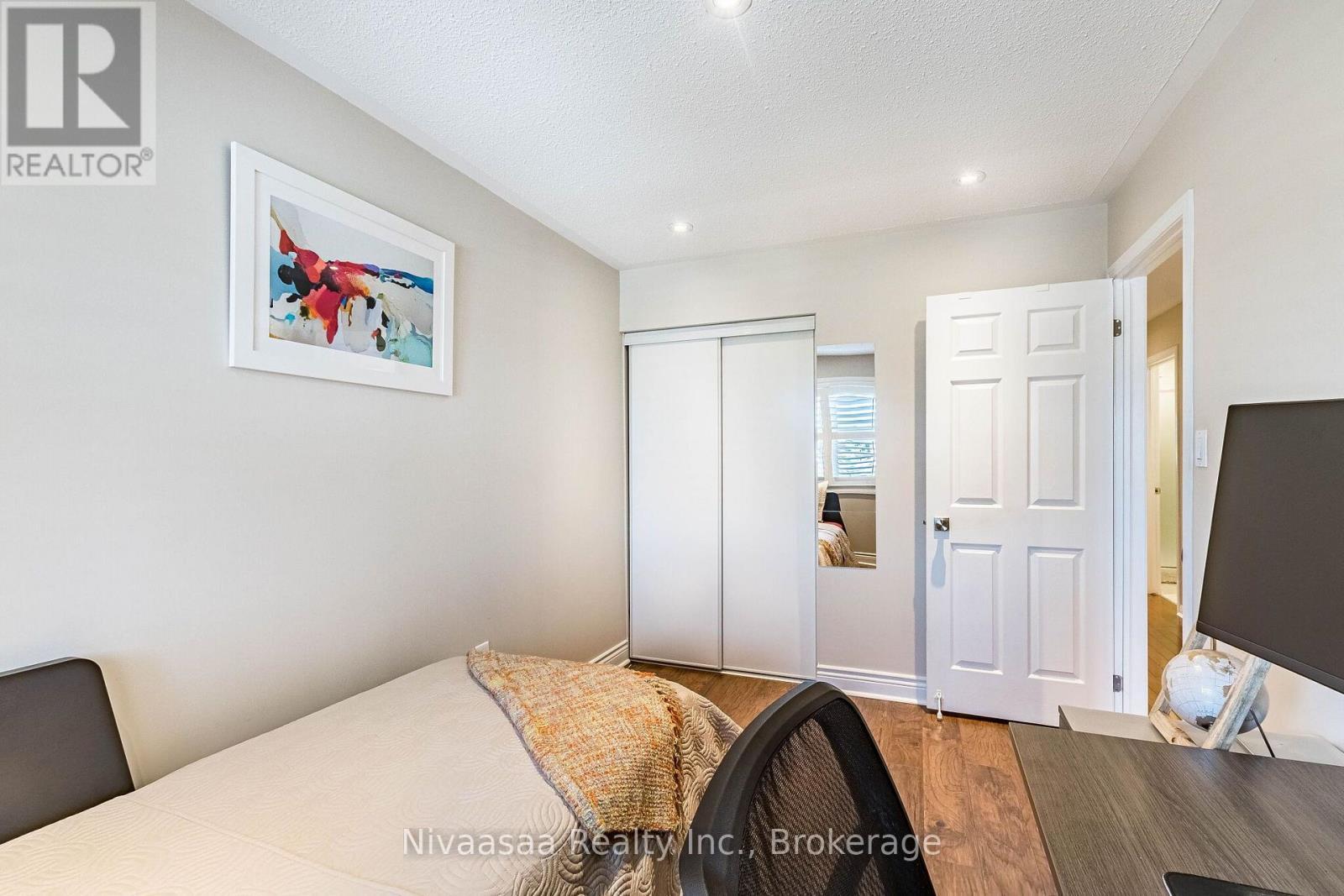9 Parisian Road, Brampton (Vales Of Castlemore), ON - Indoor Photo Showing Bedroom